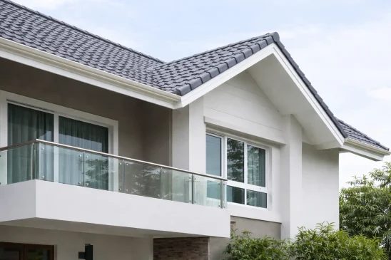 Eaves: Meaning, Purpose, and Use in Roof Construction